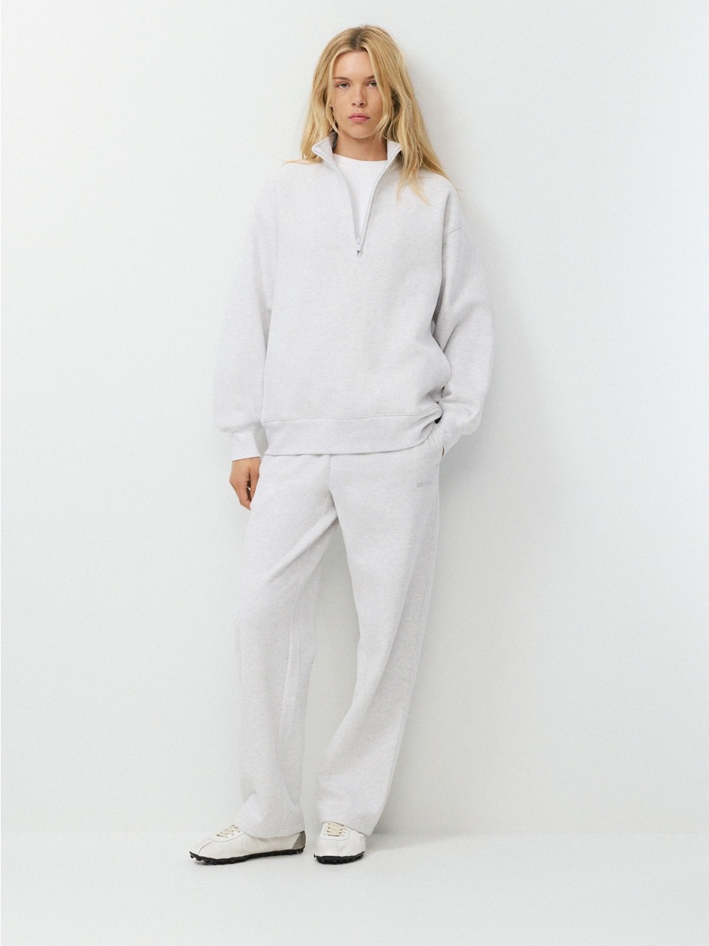Aritzia TNA Sweatfleece Quarterzip in Heather Cloud Grey size  S/M